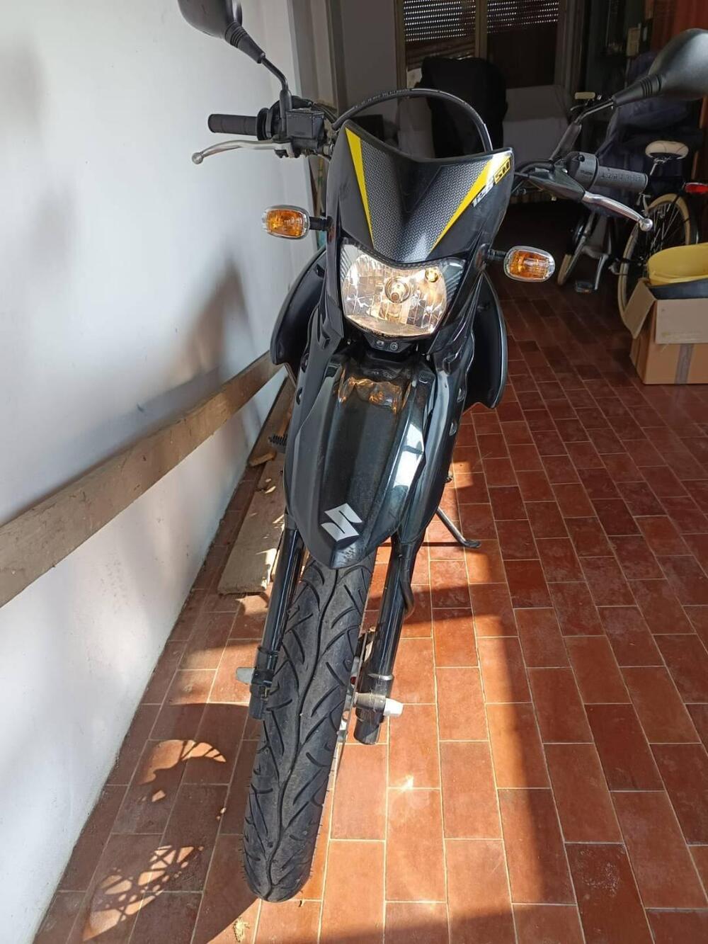 Suzuki DR 125 SM (2009 - 13) (3)