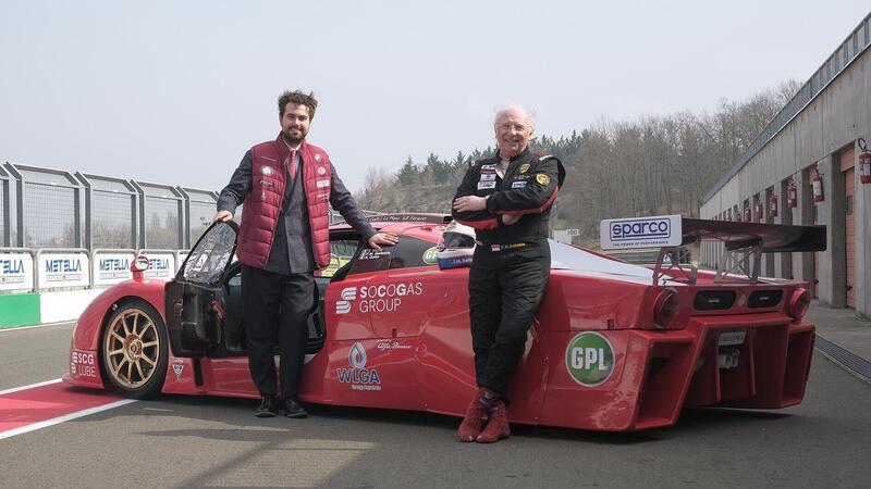 Auto GT a GPL: la MCM 133 V8 Alfa Romeo sfiora i 300 km/h in pista a Varano in vista della 3 Ore di Monza
