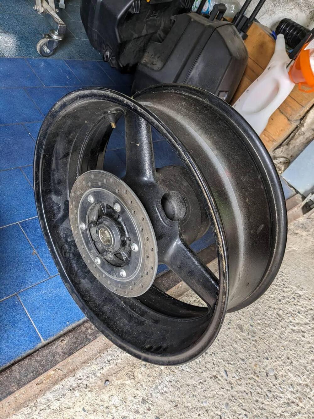 Cerchi originali Yamaha R1 (4)