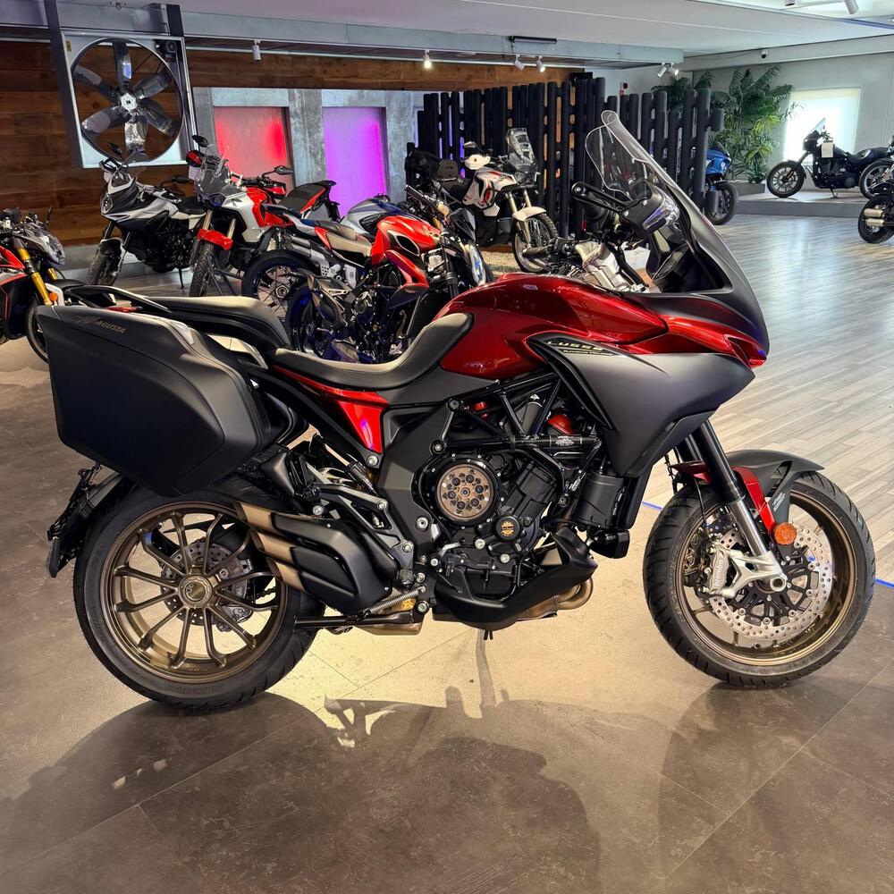 MV Agusta Turismo Veloce 800 Lusso SCS (2021 - 26) (3)