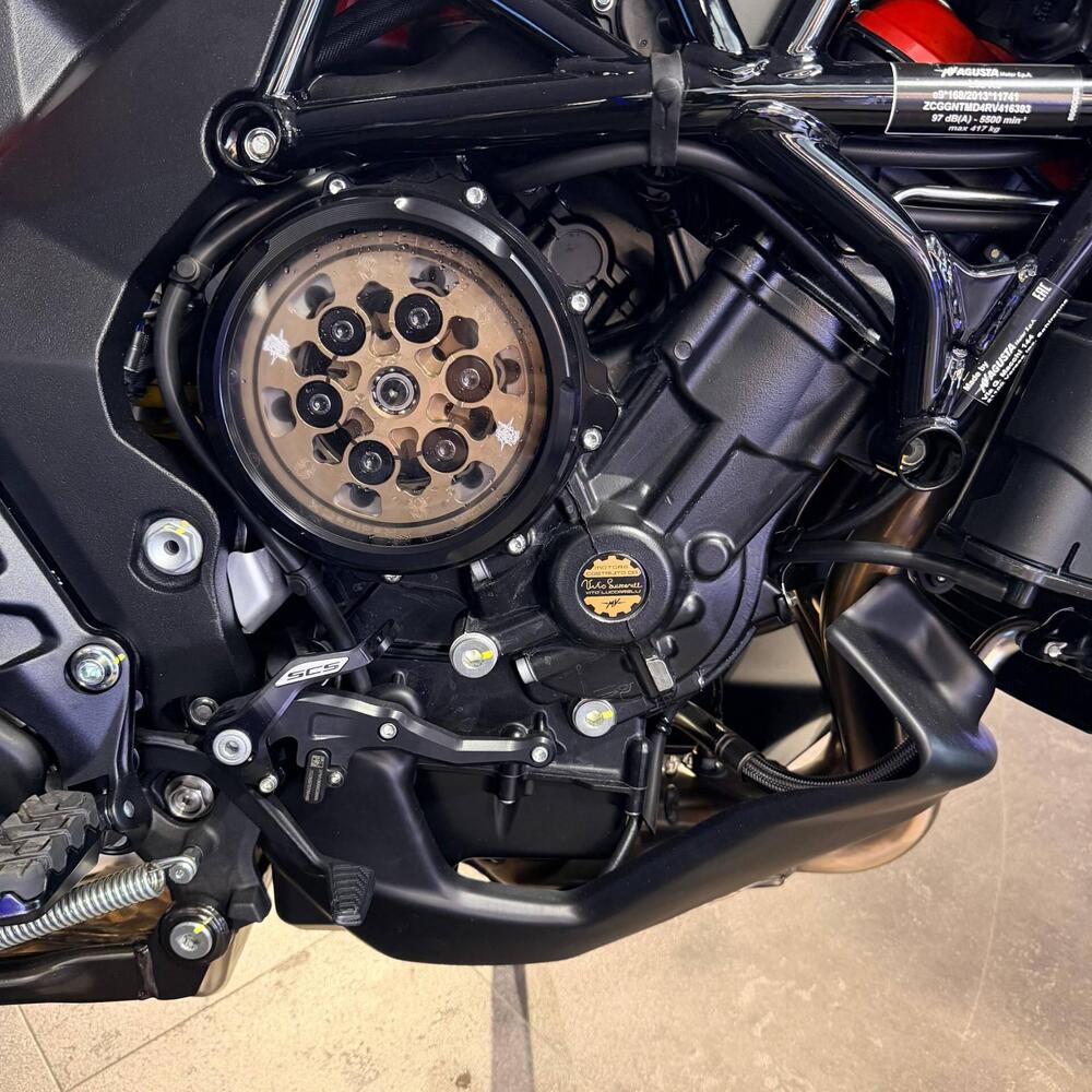 MV Agusta Turismo Veloce 800 Lusso SCS (2021 - 26) (3)