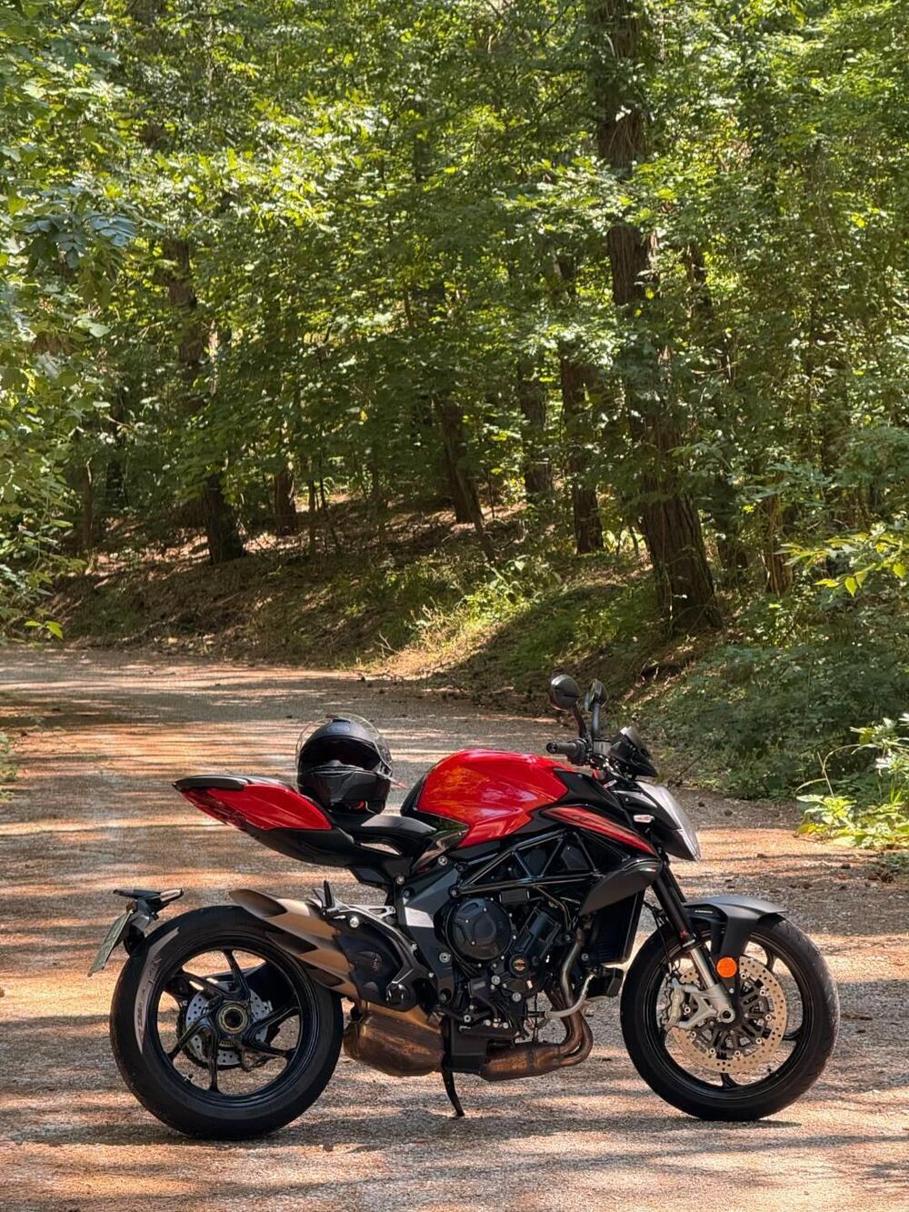 MV Agusta Brutale 800 Rosso (2021 - 23) (3)