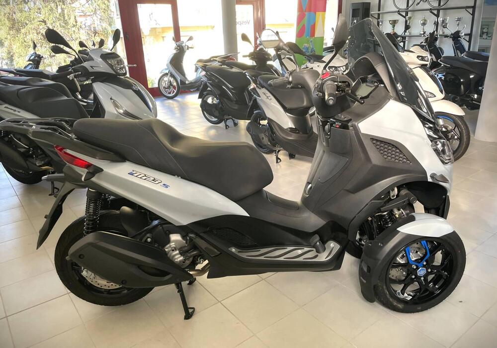 Piaggio MP3 310 Sport (2025 - 26) (3)