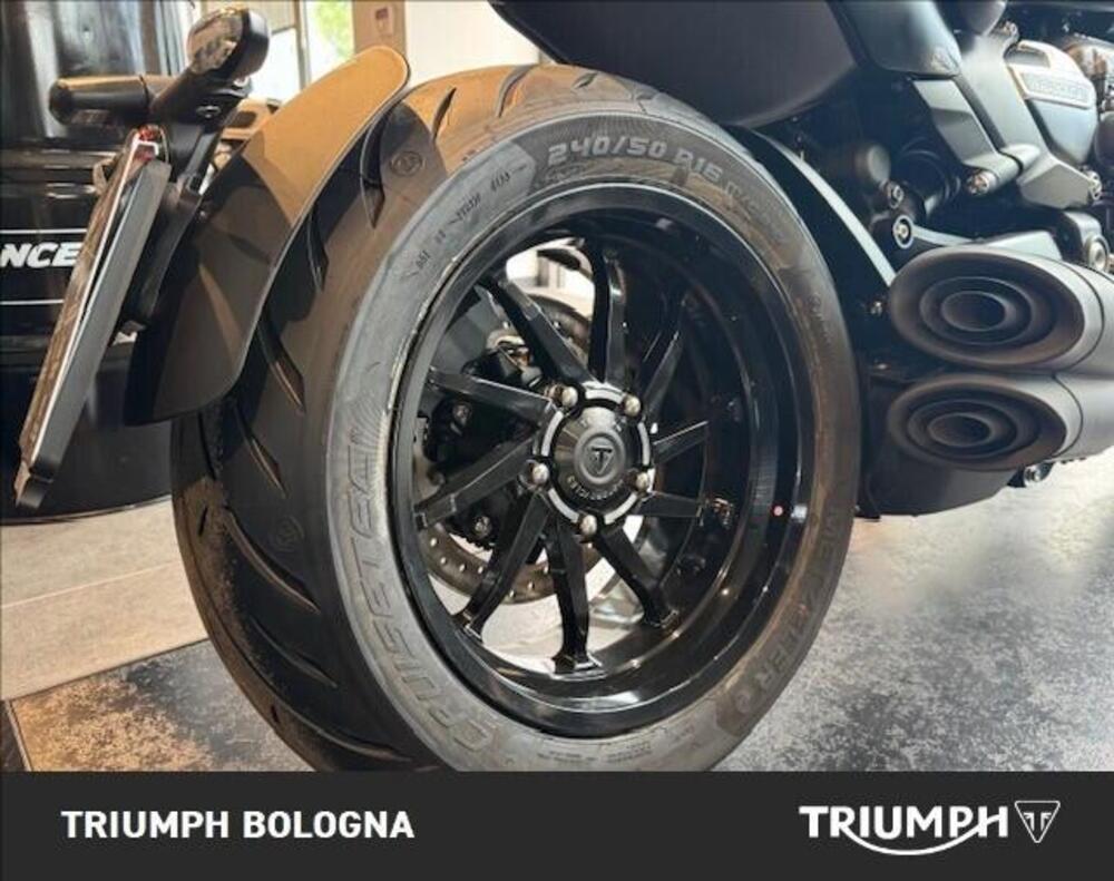 Triumph Rocket 3 Storm R (2024 - 26) (3)