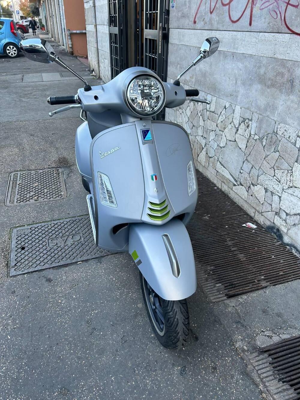 Vespa GTS 300 Super Tech (2023 - 24) (4)