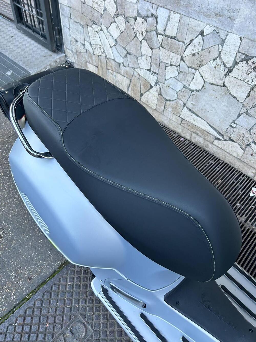 Vespa GTS 300 Super Tech (2023 - 24) (5)