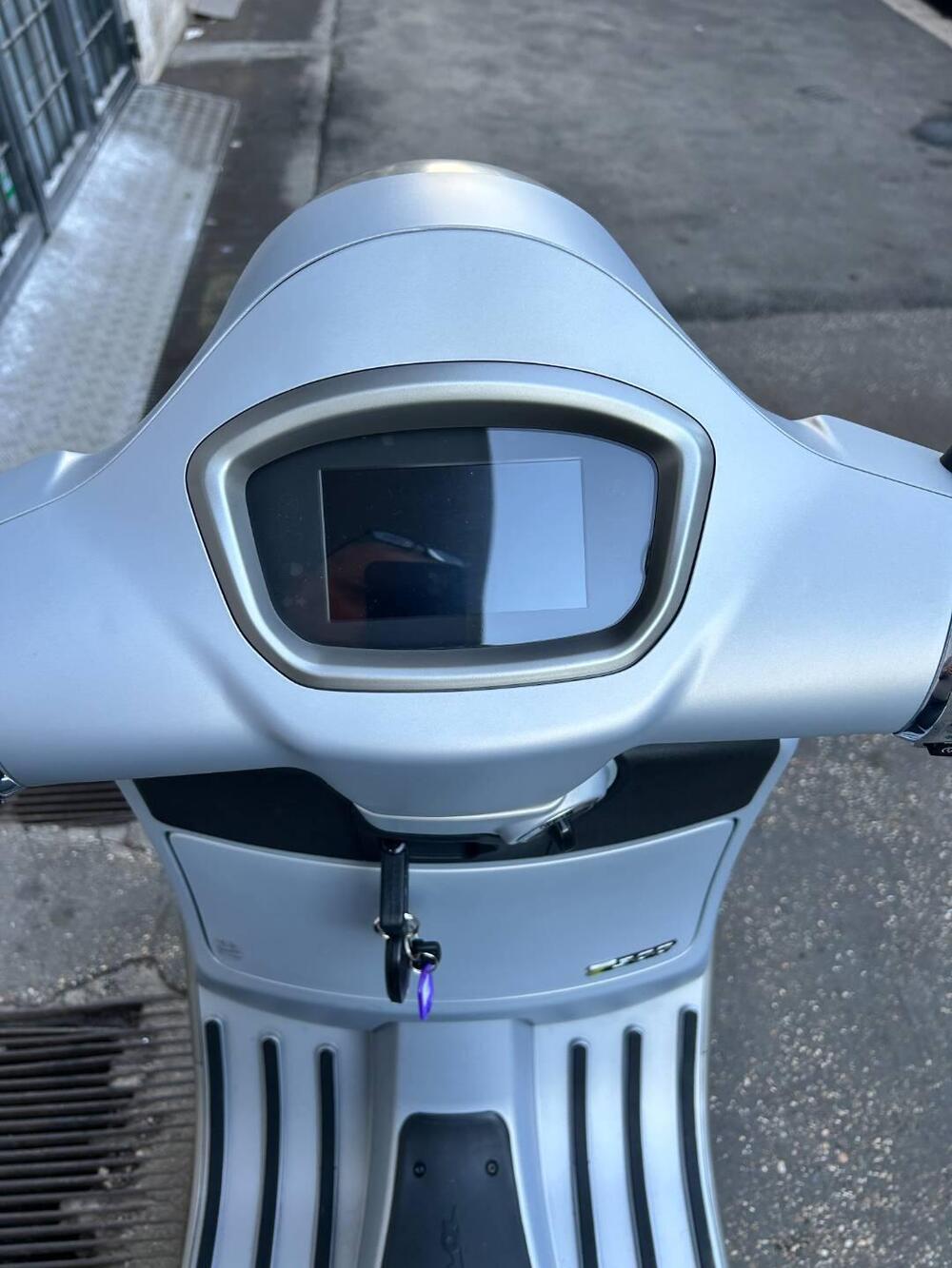 Vespa GTS 300 Super Tech (2023 - 24) (7)