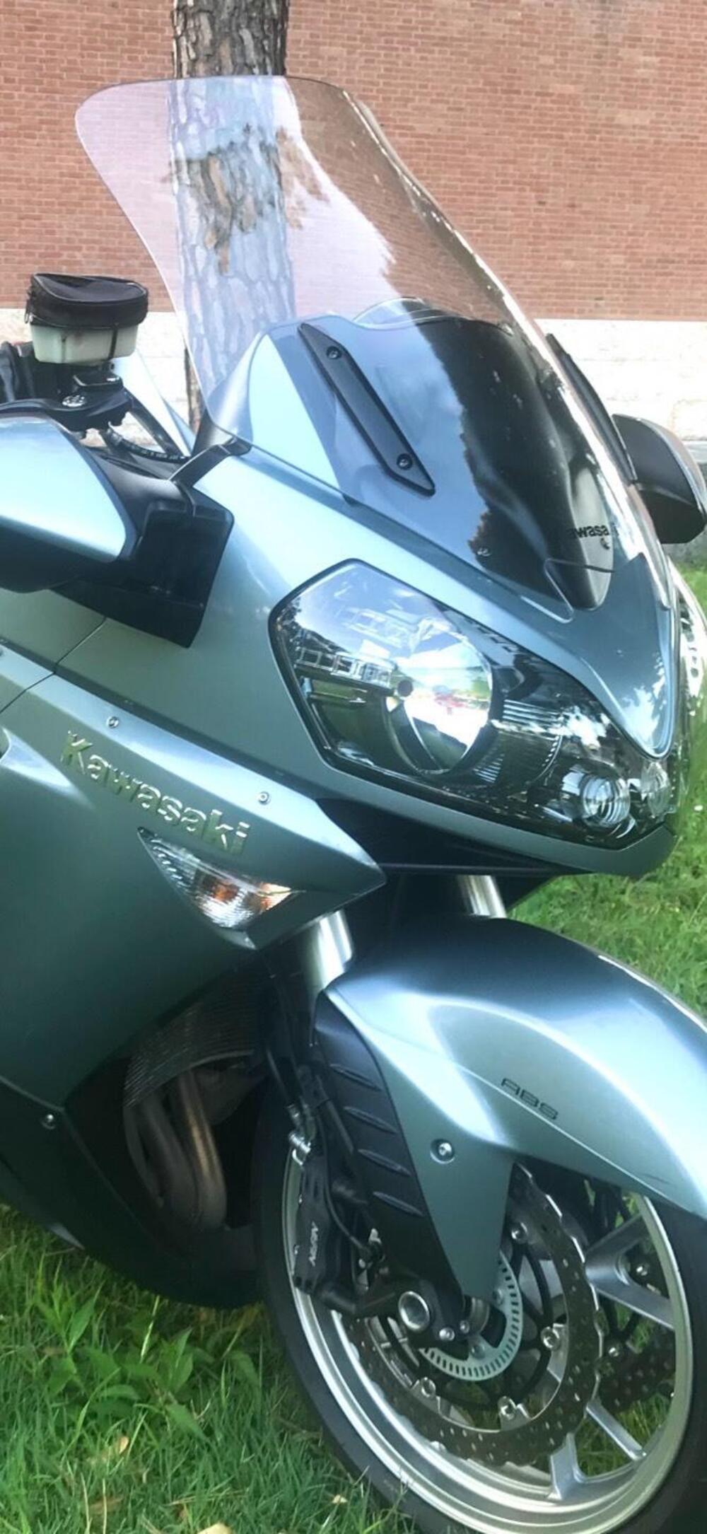 Kawasaki GTR 1400 (2007 - 09) (2)