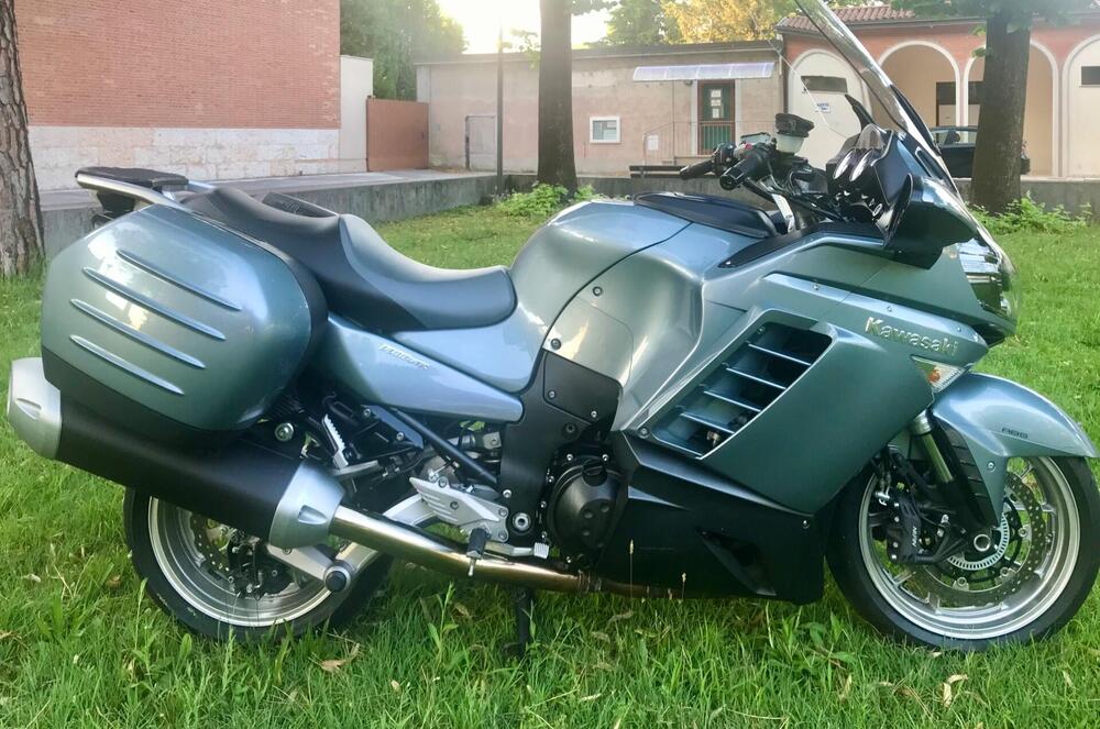 Kawasaki GTR 1400 (2007 - 09) (6)