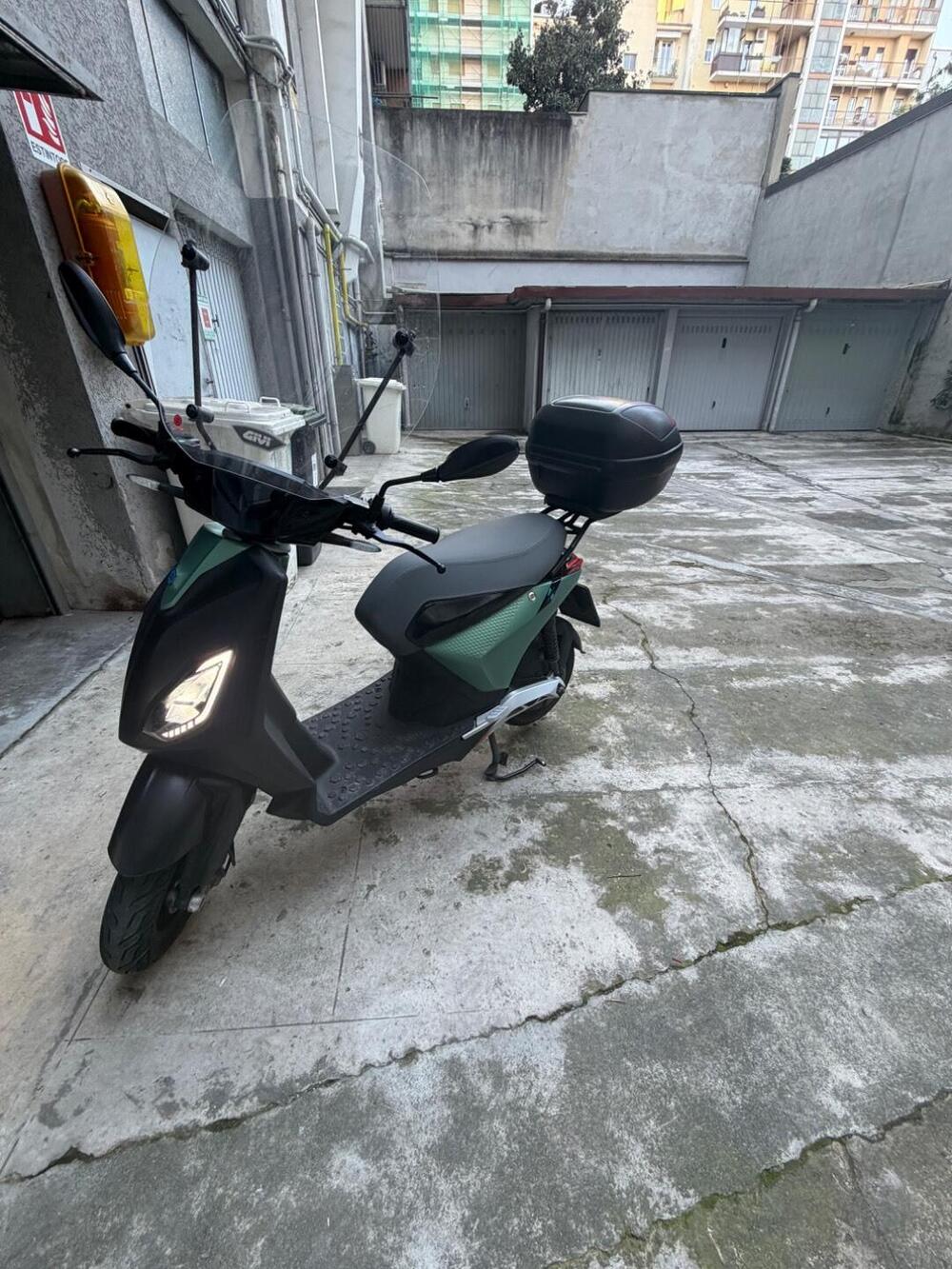 Piaggio 1 Active (2022 - 26) (2)