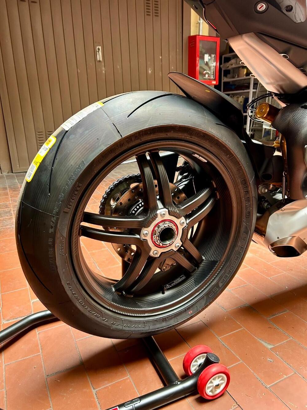 Ducati Panigale V4 SP2 30° Anniversario 916 (2024) (8)