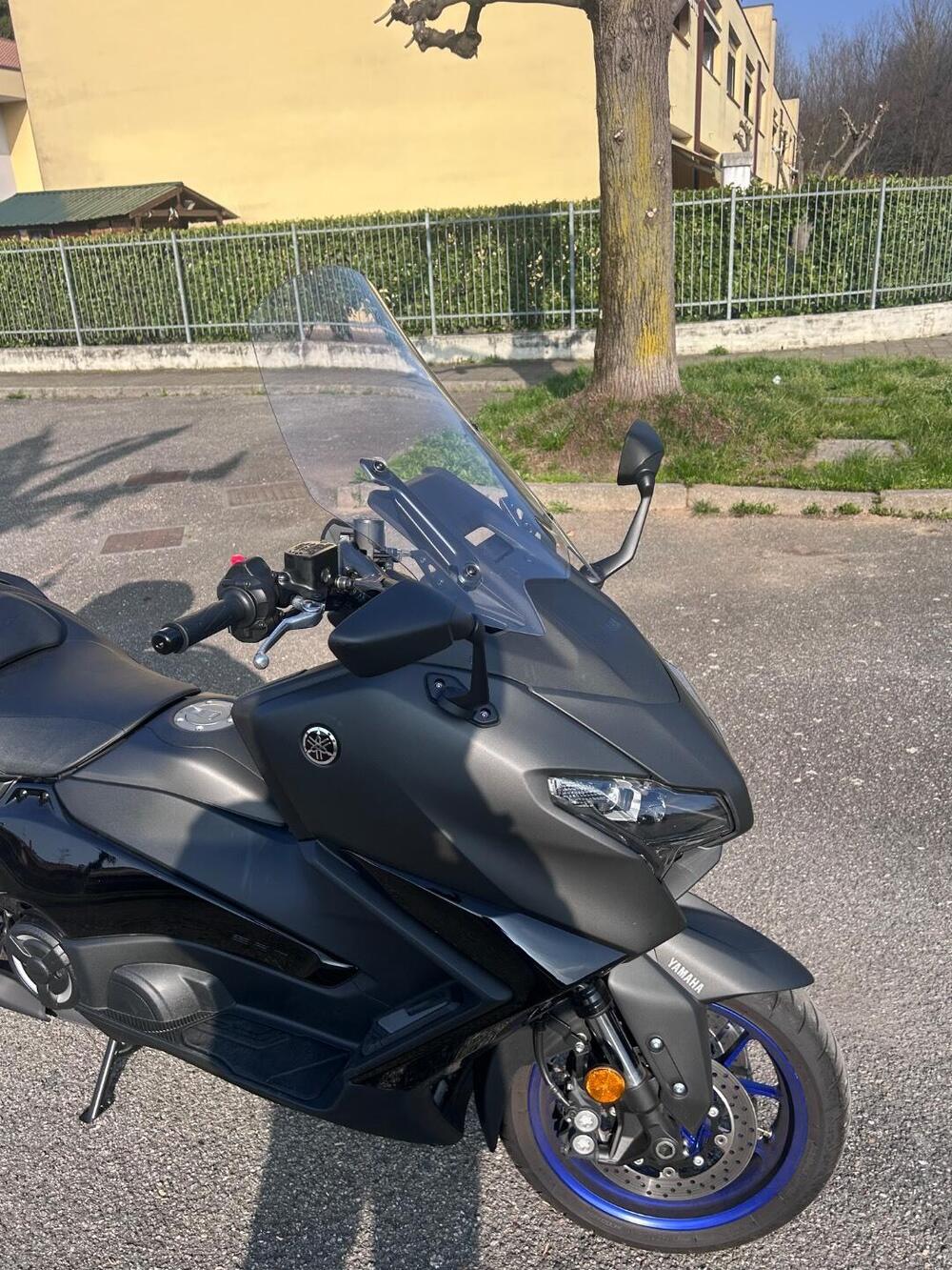 Yamaha T-Max 560 (2025 - 26) (3)