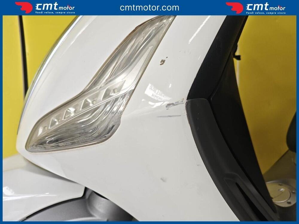 Piaggio Beverly 350 SportTouring ie ABS (2011 - 17) (9)