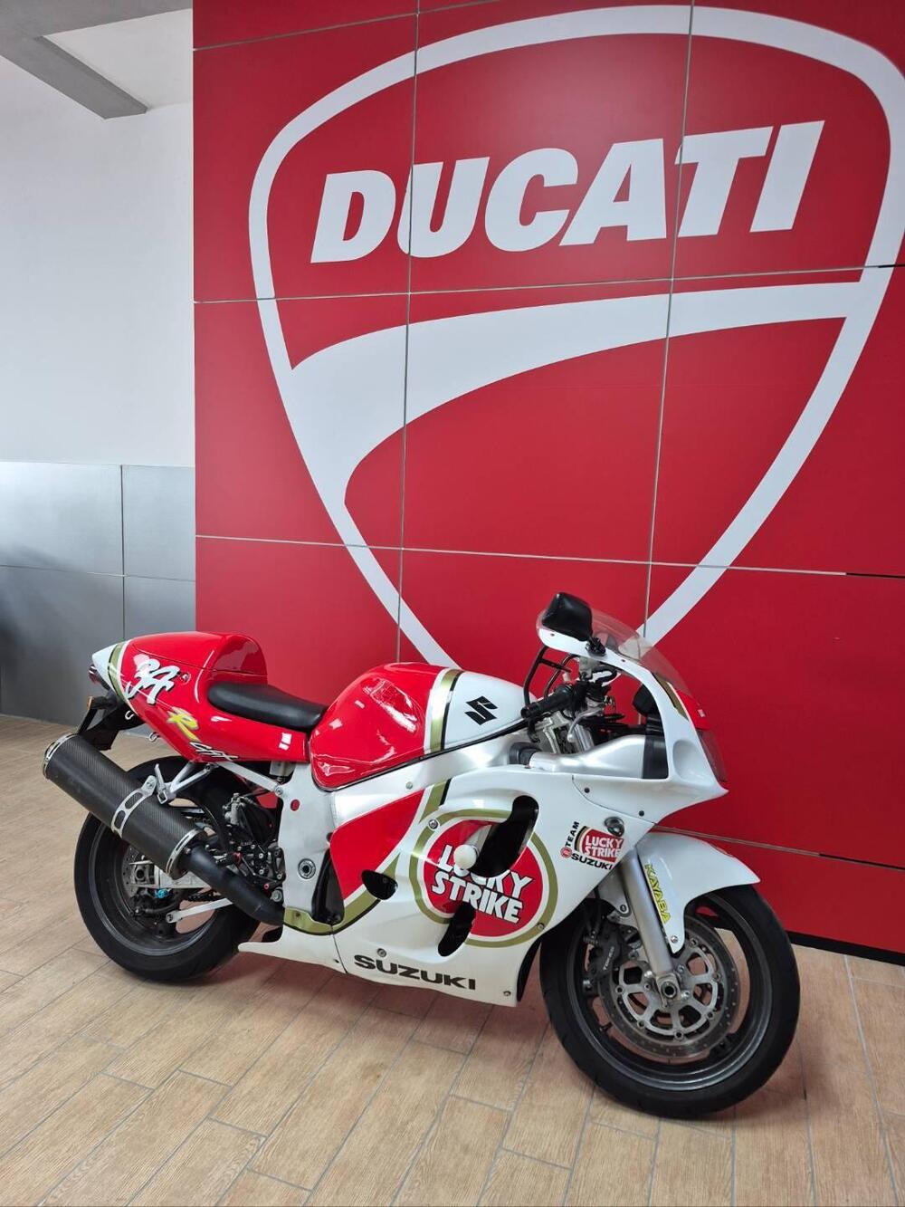 Suzuki GSX R 600 (1997 - 00) (2)