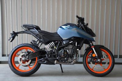 KTM 125 Duke (2026) nuova
