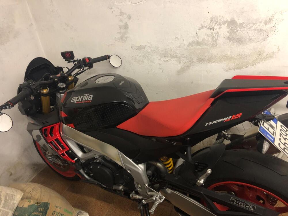 Aprilia Tuono V4 Factory (2021 - 24) (2)