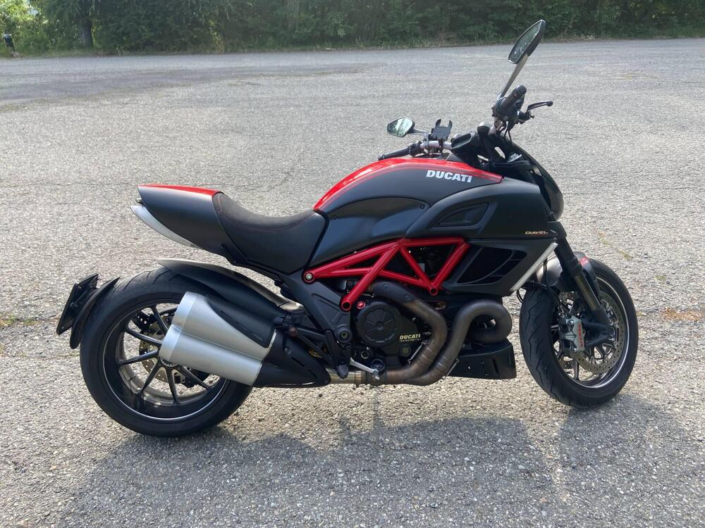 Ducati Diavel 1200 Carbon (2010 - 13) (6)