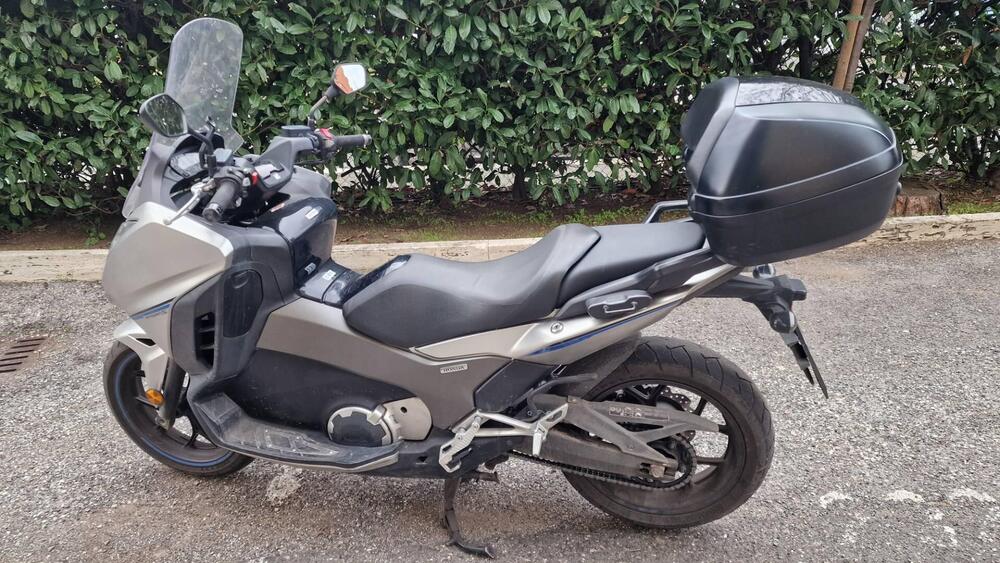 Honda Integra 750 DCT Sport (2017) (4)
