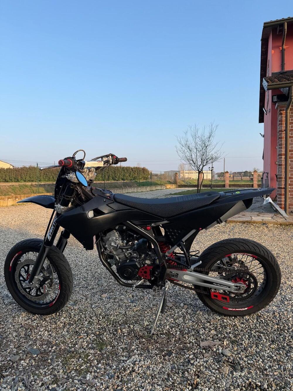 Fantic Motor XMF 125 Motard Performance 4t (2021 - 22) (3)