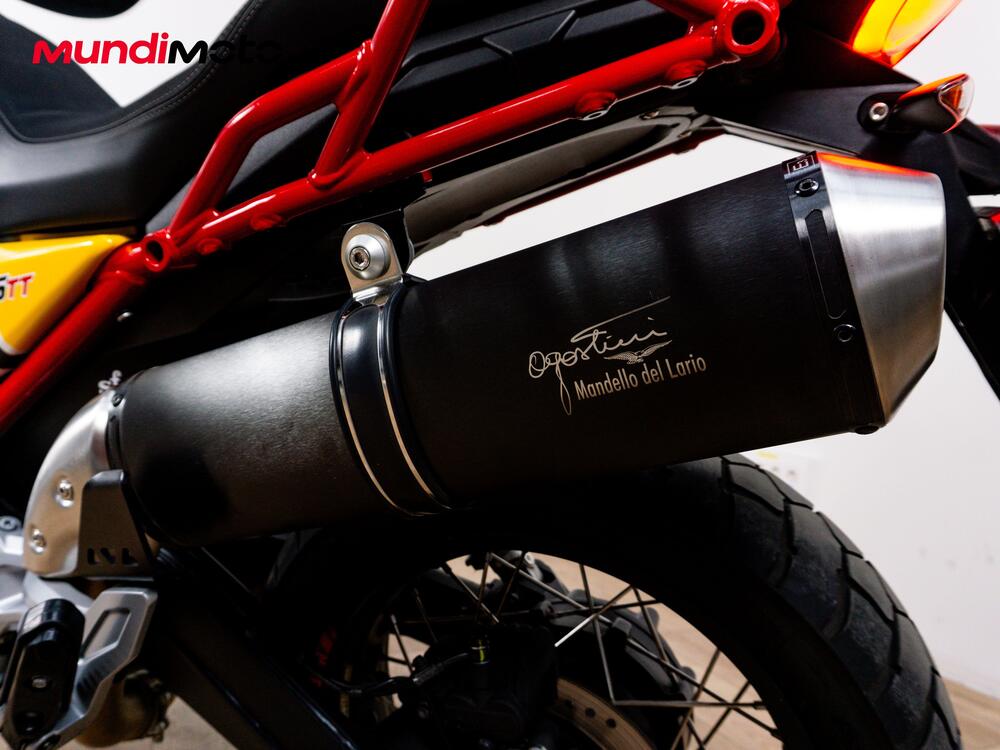 Moto Guzzi V85 TT Evocative Graphics (2021 - 23) (13)