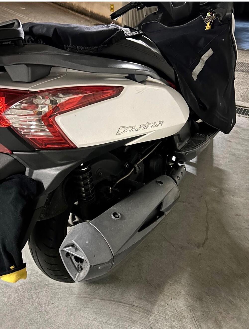 Kymco Downtown 300i (2009 - 17) (8)