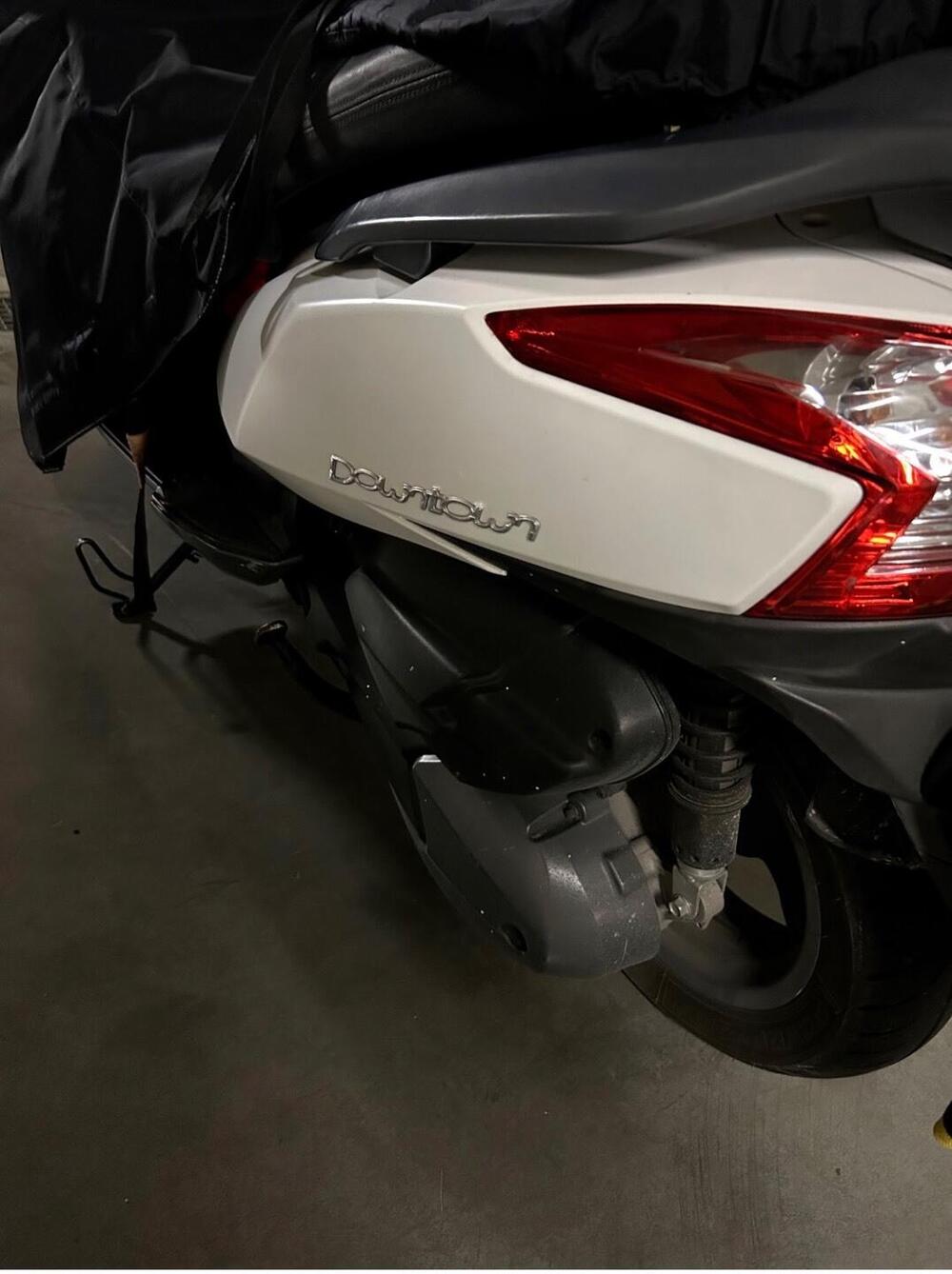 Kymco Downtown 300i (2009 - 17) (9)