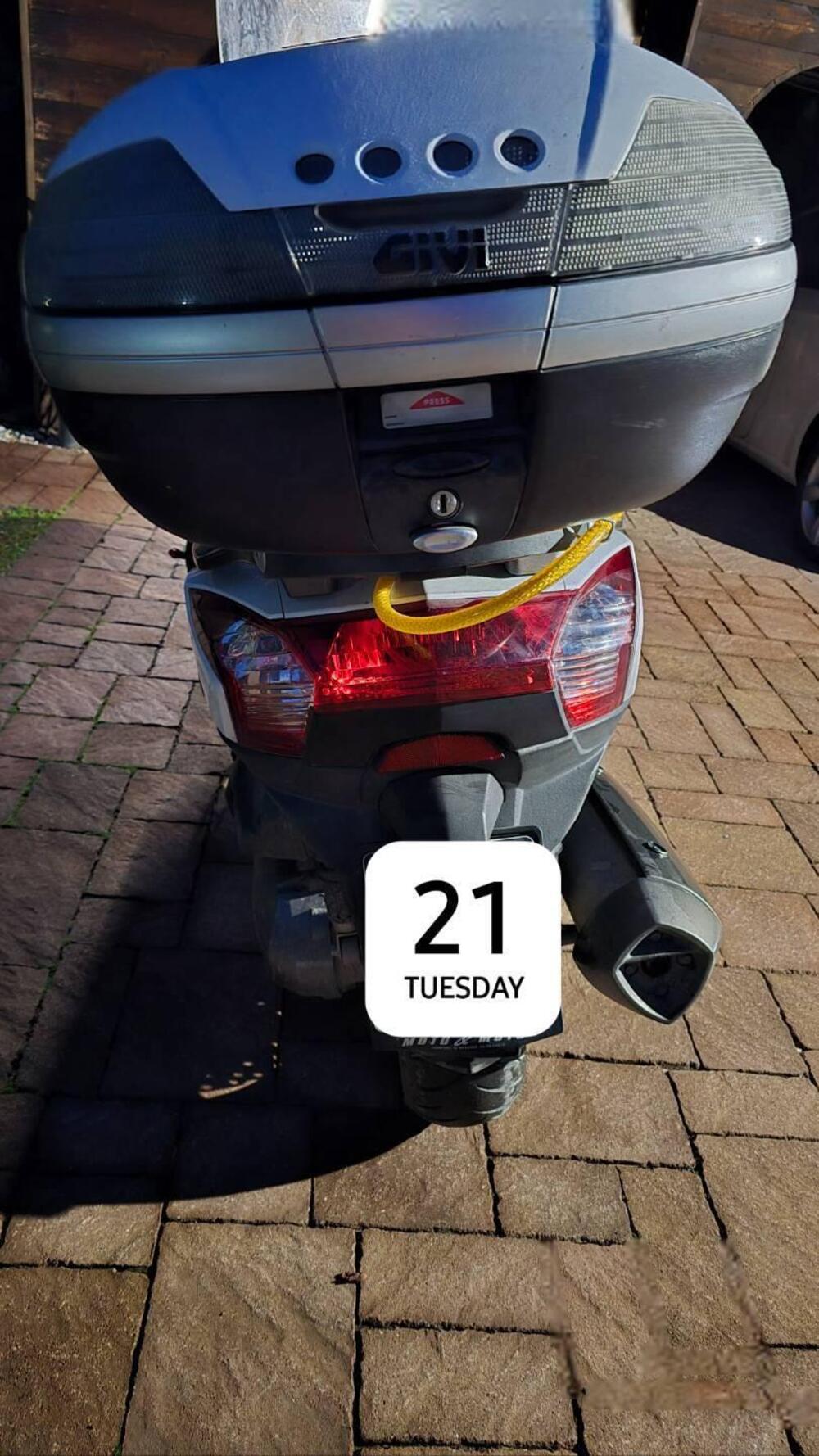 Kymco Downtown 300i ABS (2009 - 17) (2)