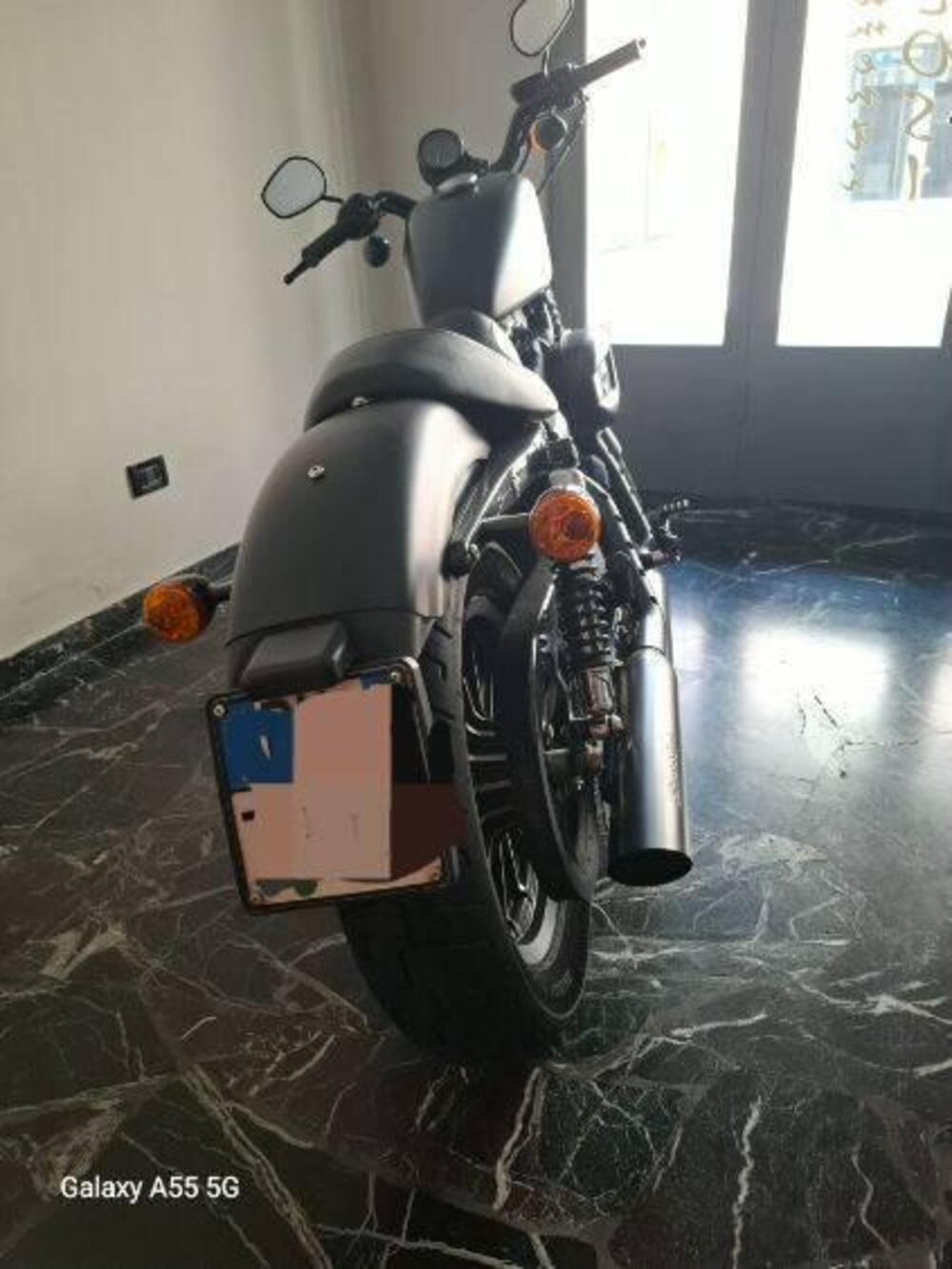 Harley-Davidson 883 Iron (2009 - 11) - XL 883N (3)