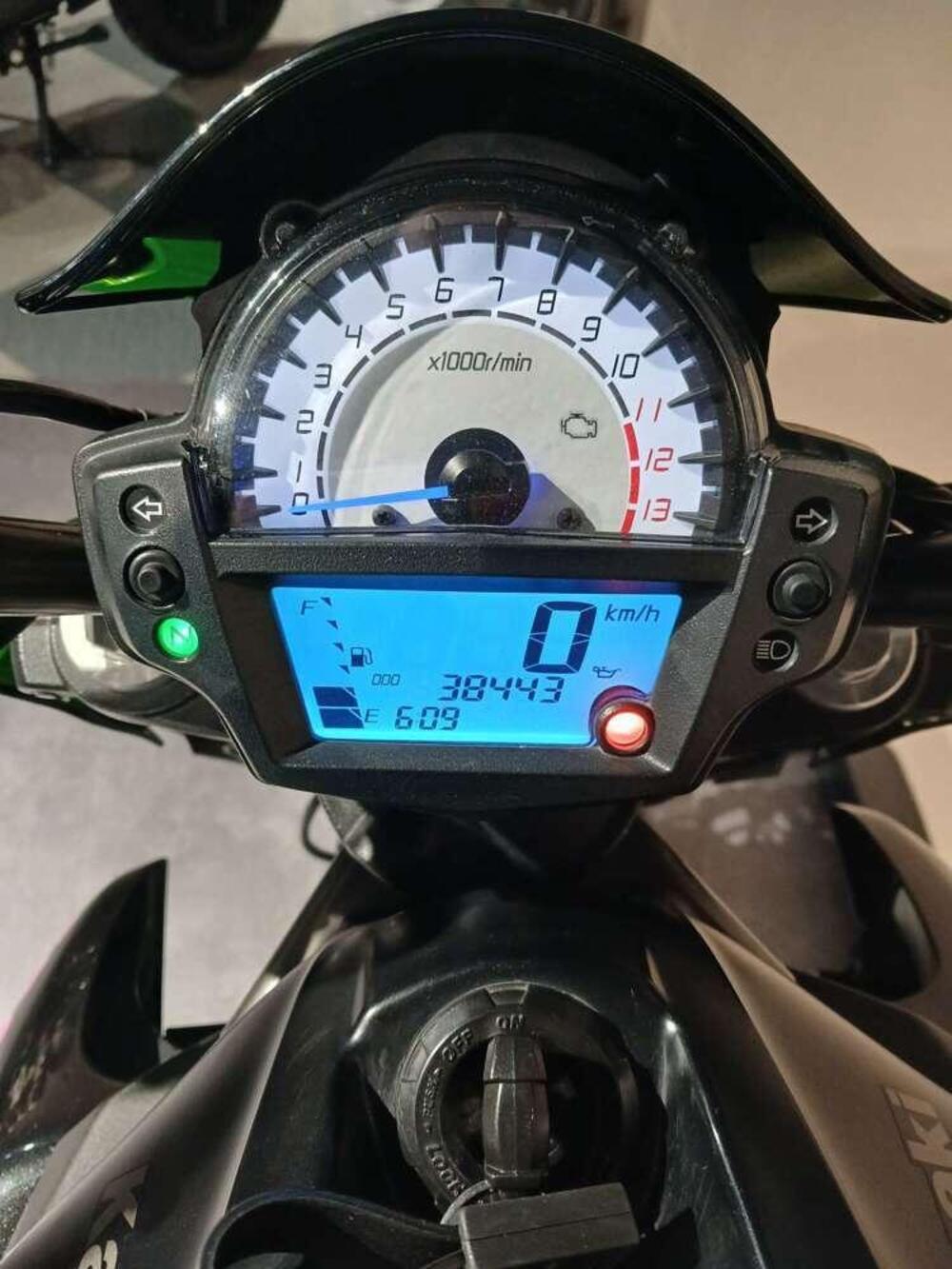 Kawasaki ER-6N (2012 - 13) (6)