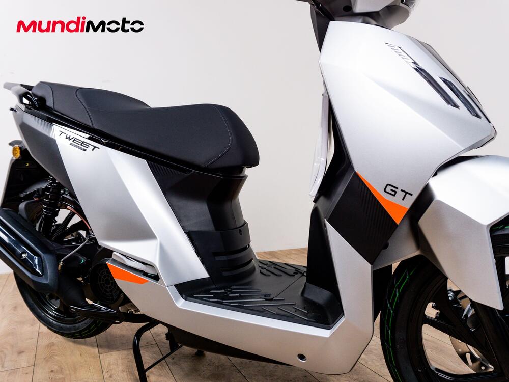 Peugeot Tweet 200 FL GT (2025 - 26) (3)