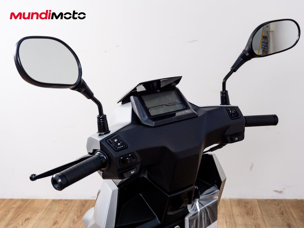 Peugeot Tweet 200 FL GT (2025 - 26) (7)