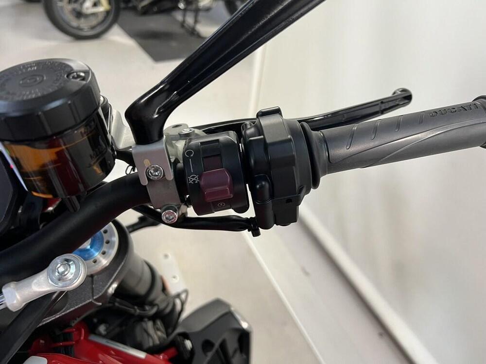 Ducati Monster 1200 R (2016 - 19) (9)