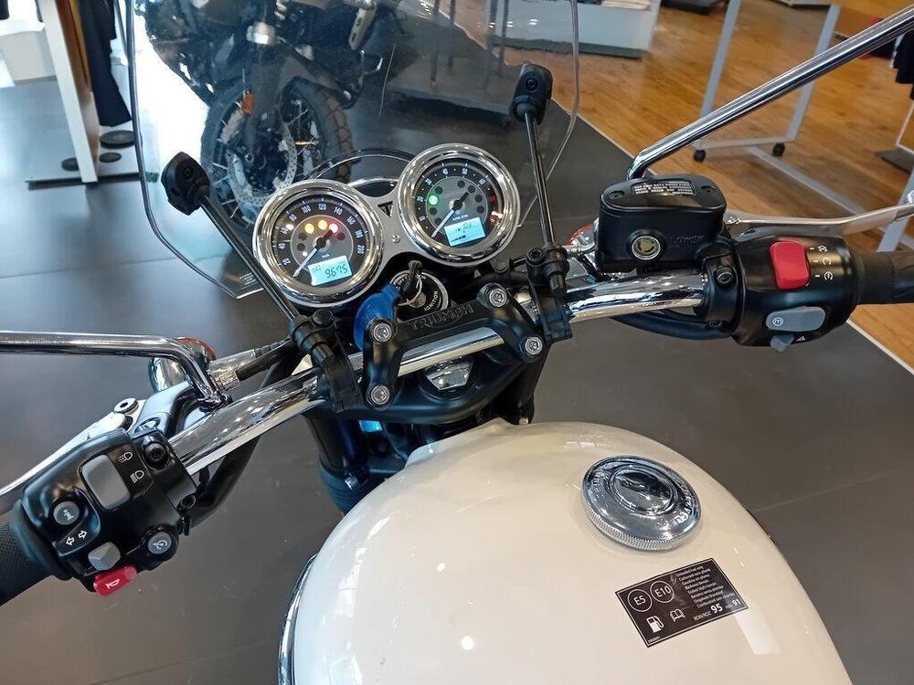 Triumph Bonneville T120 (2021 - 25) (8)