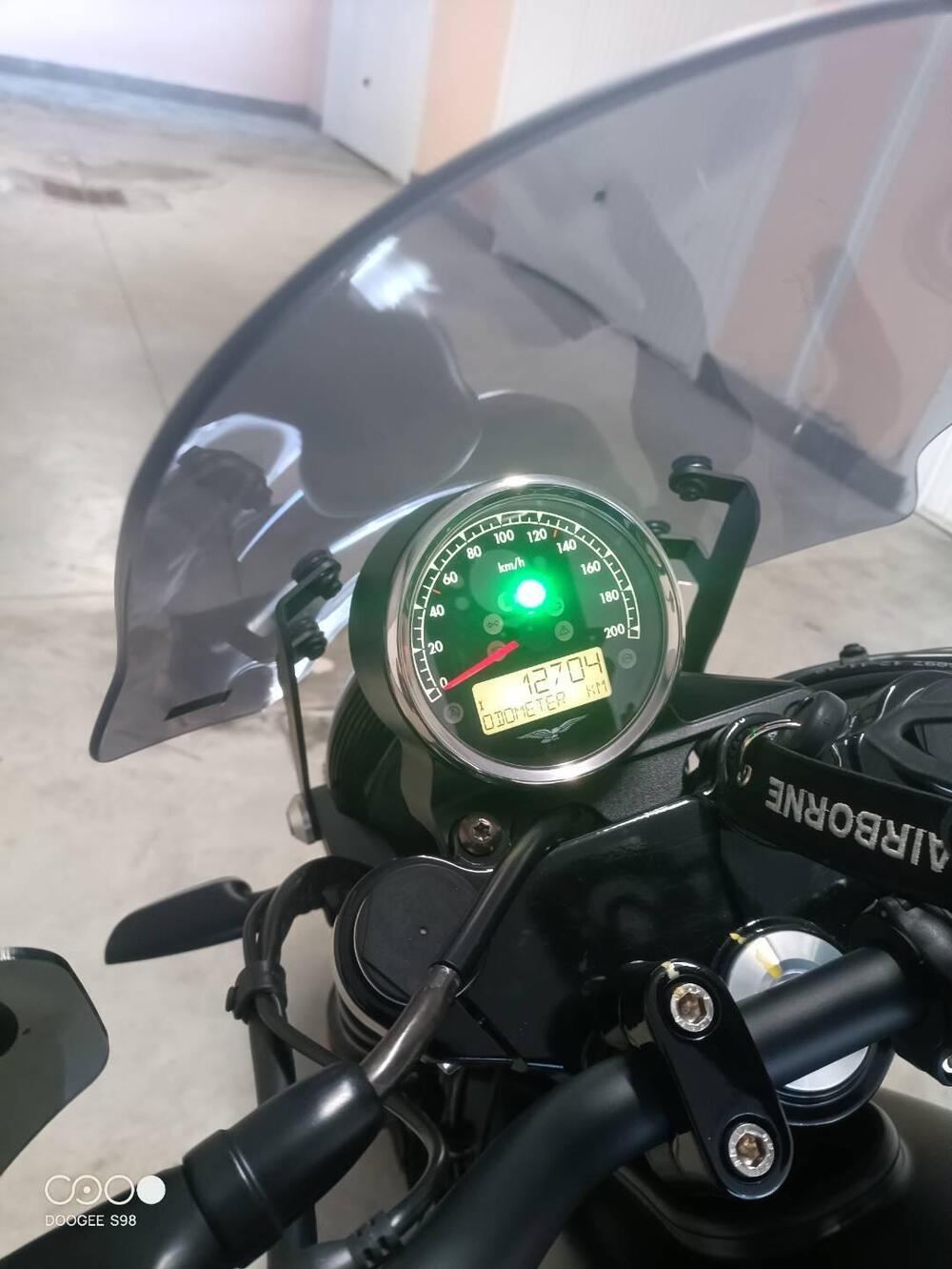 Moto Guzzi V7 III Stone Night Pack (2019 - 20) (4)