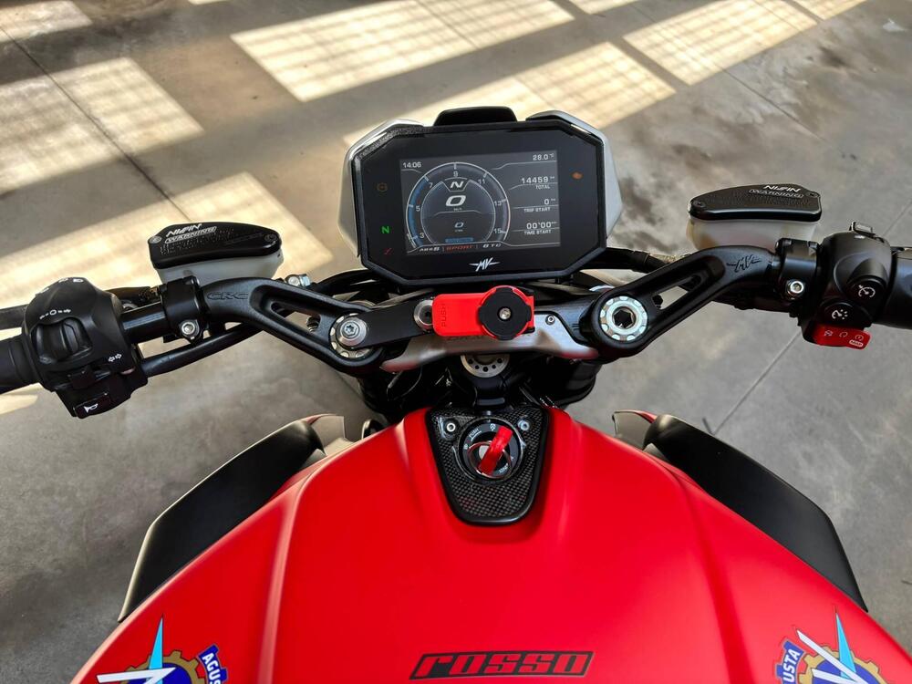 MV Agusta Dragster 800 Rosso (2021 - 23) (8)