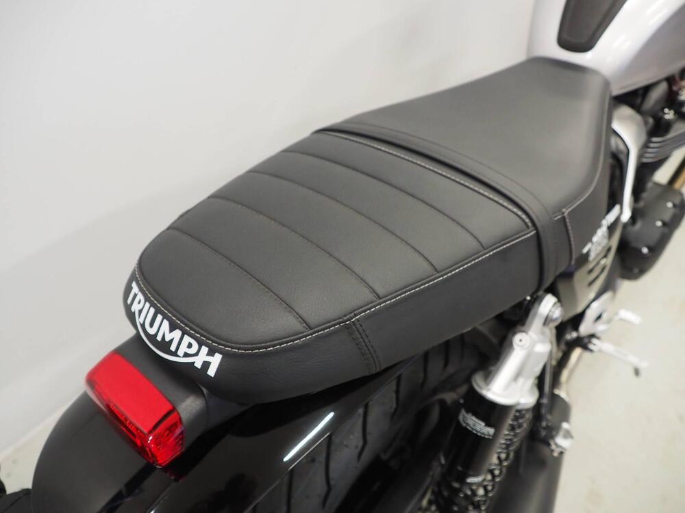 Triumph Speed Twin 900 (2025 - 26) (4)