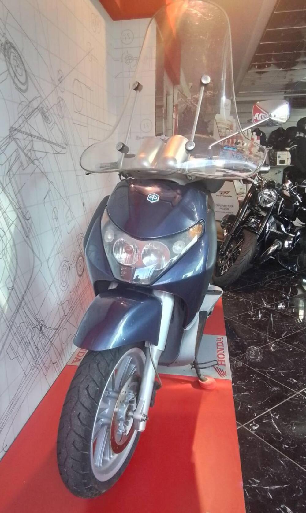 Piaggio Beverly 200 (2002 - 03) (5)