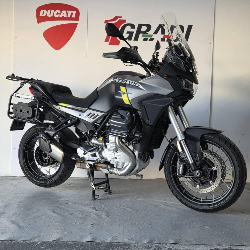 Moto Guzzi Stelvio (2024 - 26)