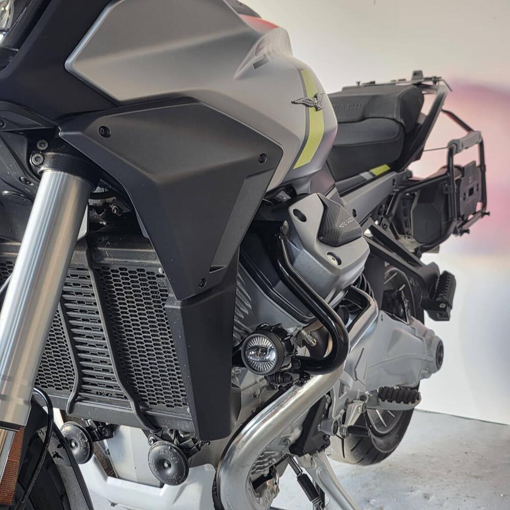 Moto Guzzi Stelvio (2024 - 26) (3)