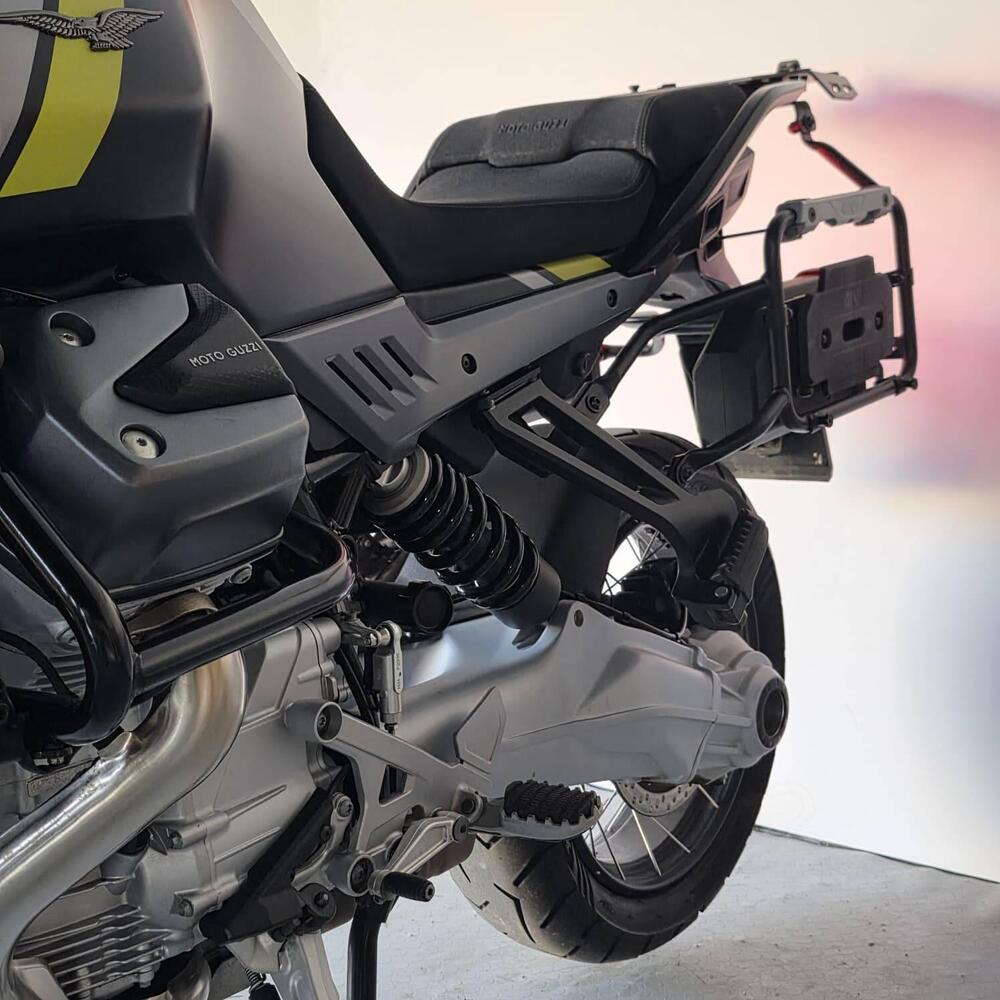 Moto Guzzi Stelvio (2024 - 26) (6)