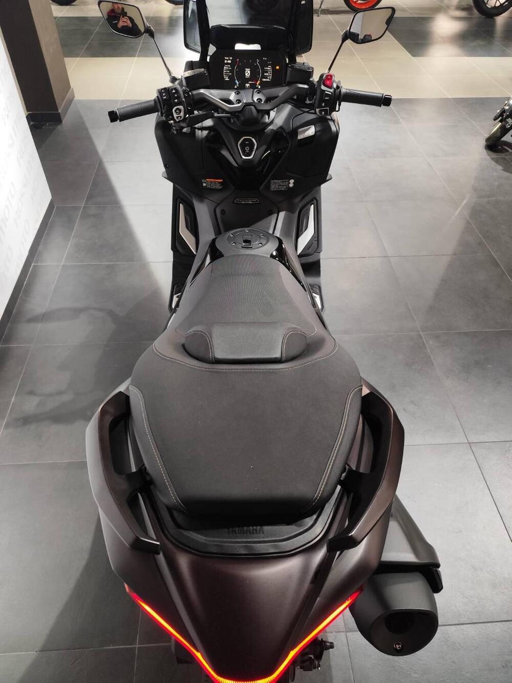 Yamaha T-Max 560 Tech Max (2025 - 26) (7)