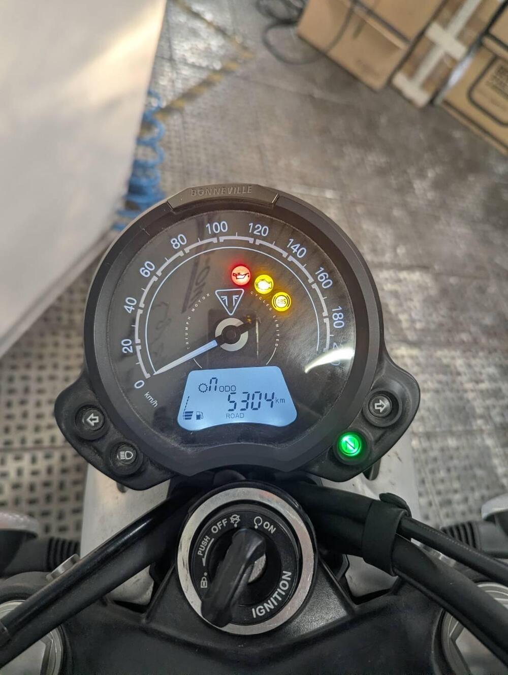 Triumph Street Twin 900 (2019 - 20) (4)