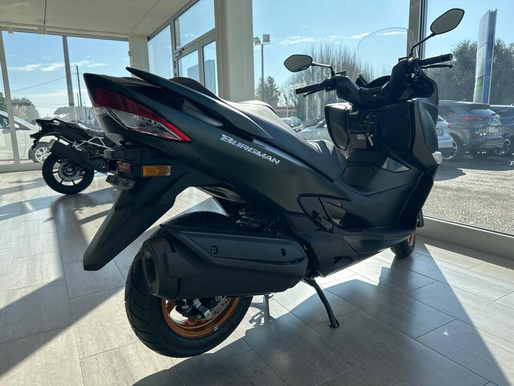 Suzuki Burgman 400 (2025 - 26) (3)