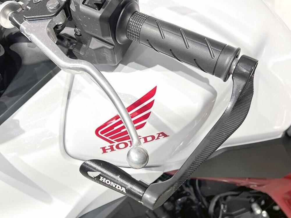 Honda CB 750 Hornet (2023 - 24) (4)