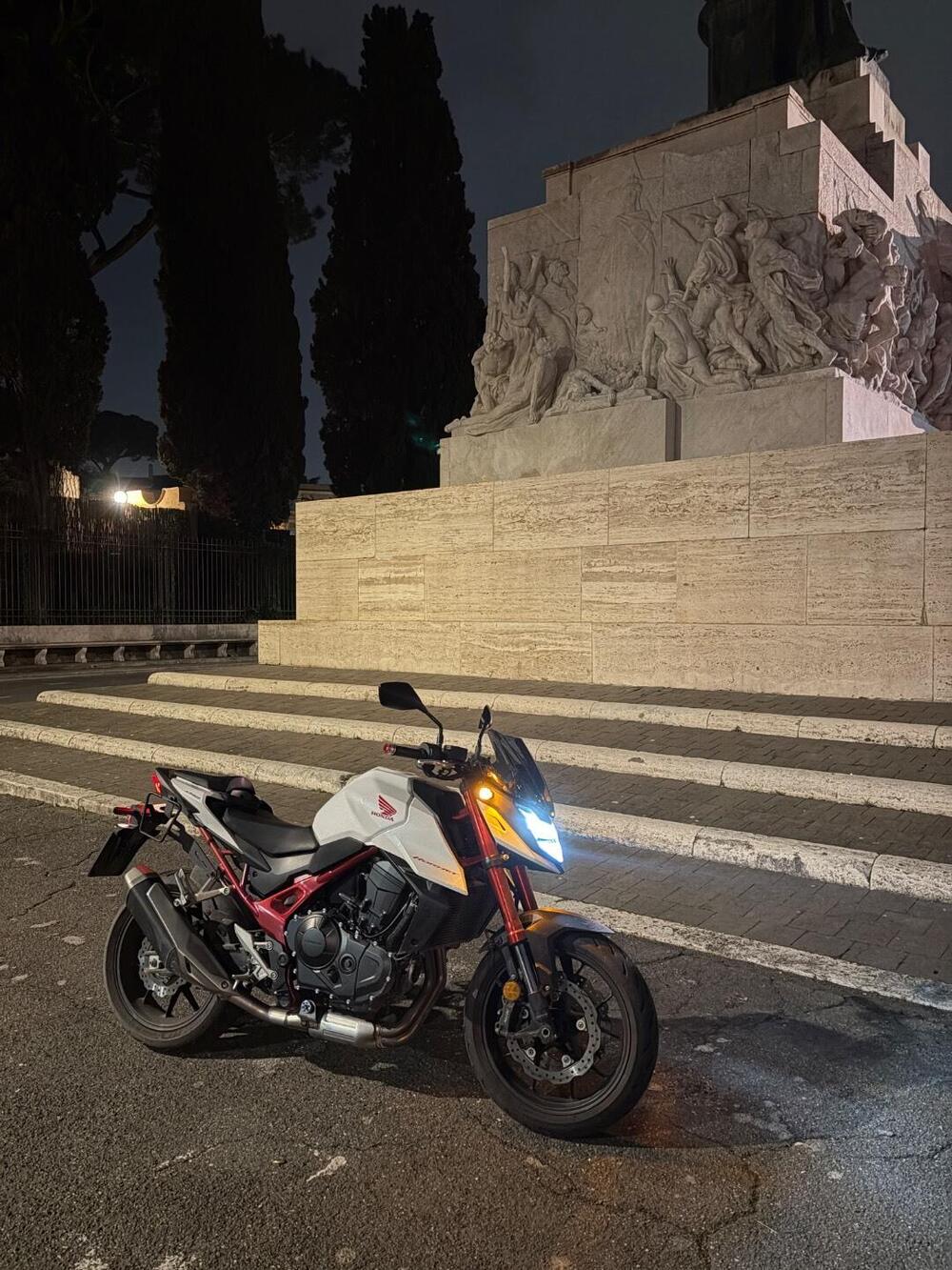 Honda CB 750 Hornet (2023 - 24) (3)