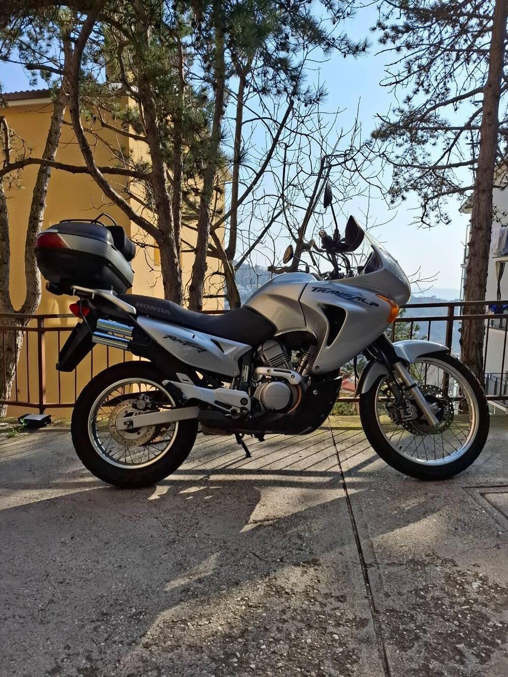 Honda Transalp XL 650V (2000 - 04) (2)