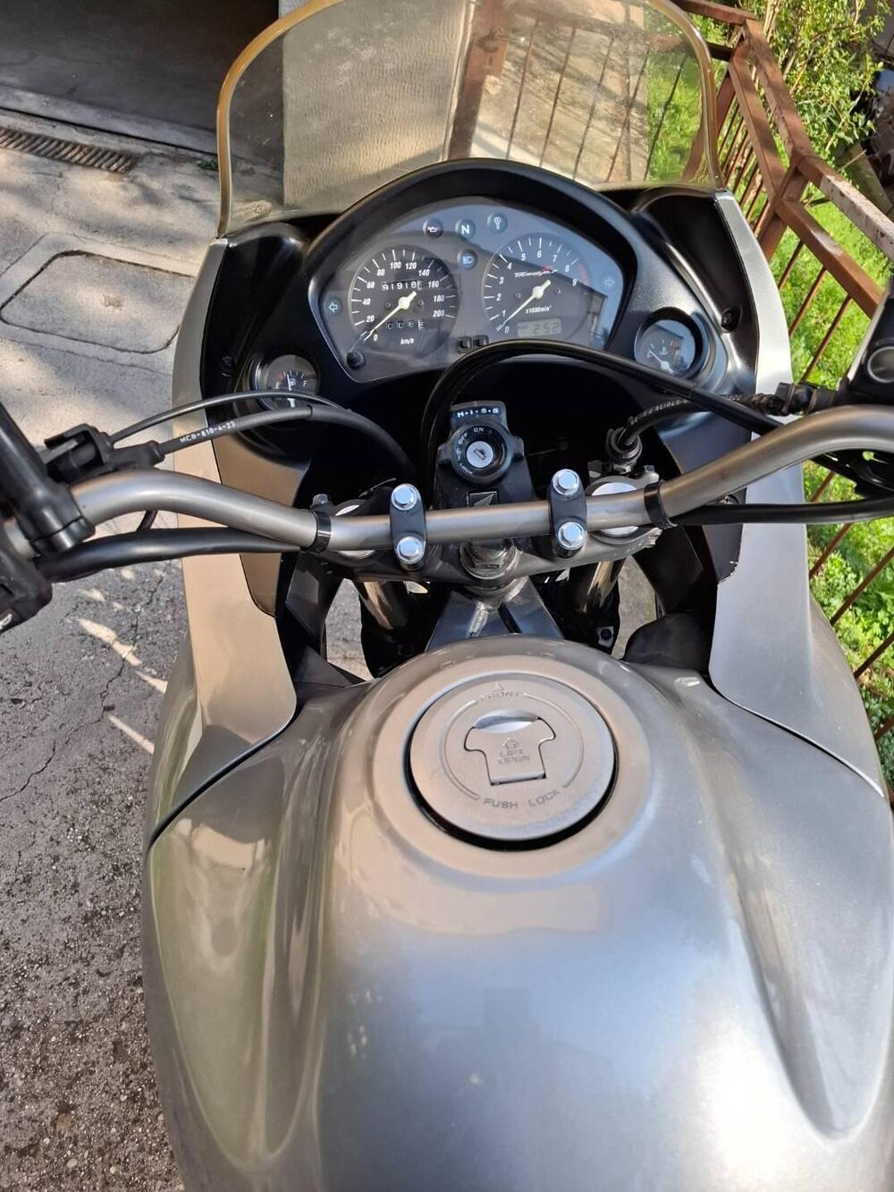 Honda Transalp XL 650V (2000 - 04) (11)