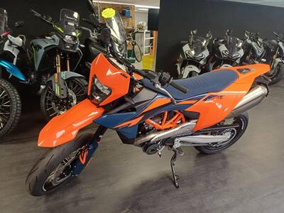 KTM 690 SMC R (2026) nuova
