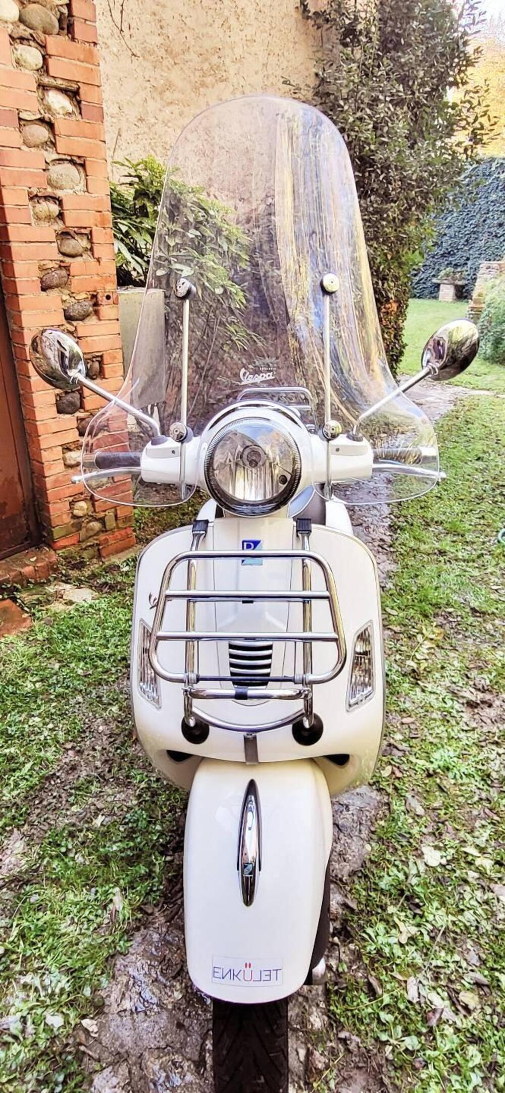 Vespa GTS 300 (2010 - 14) (2)