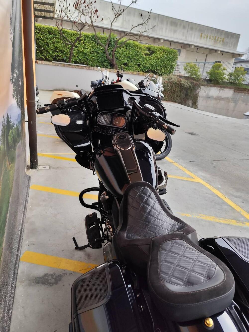 Harley-Davidson CVO Road Glide (2023) (8)